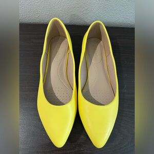 Yellow Flats, Size 9.5